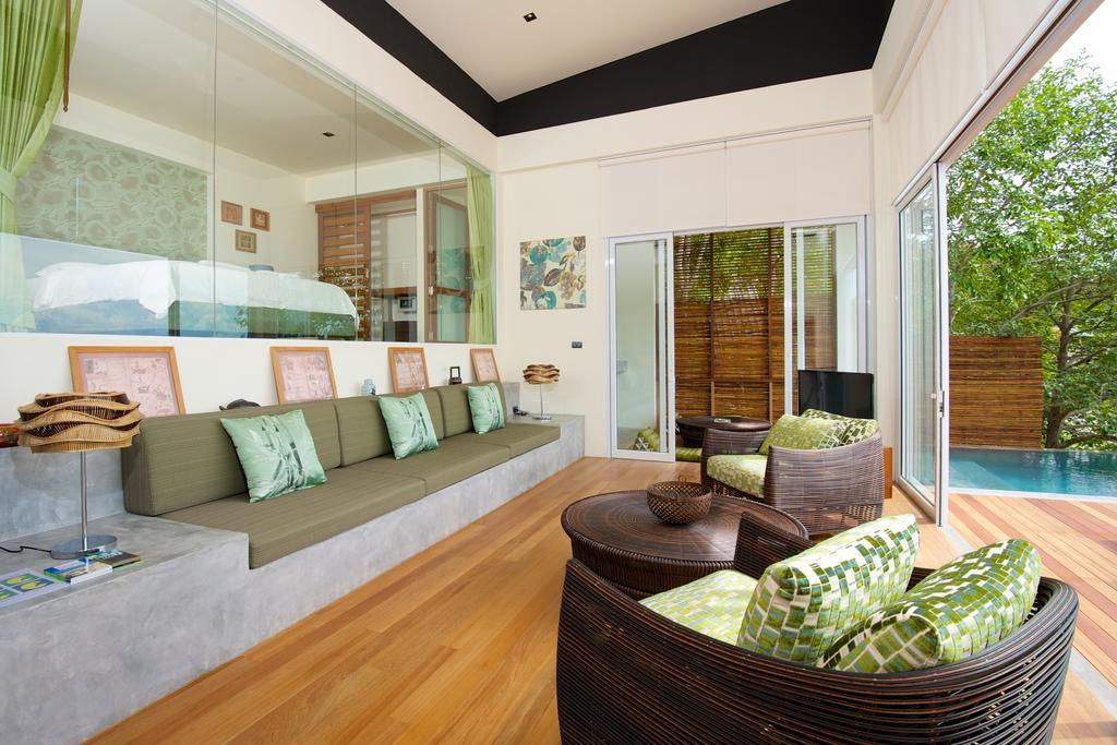 Overthemoon Luxury Pool วิลล่า